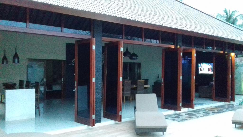 Gili Palms Villas Гили Траванган Экстерьер фото